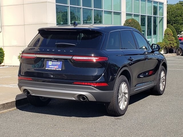 2023 Lincoln Corsair Standard photo 3