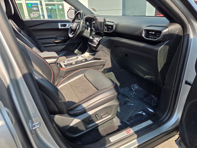 2023 Ford Explorer ST-LINE - Photo 15