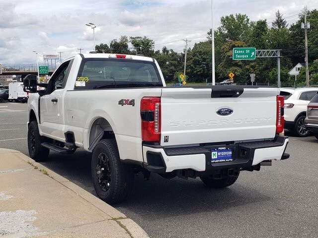 2026 Ford F-350 photo 2