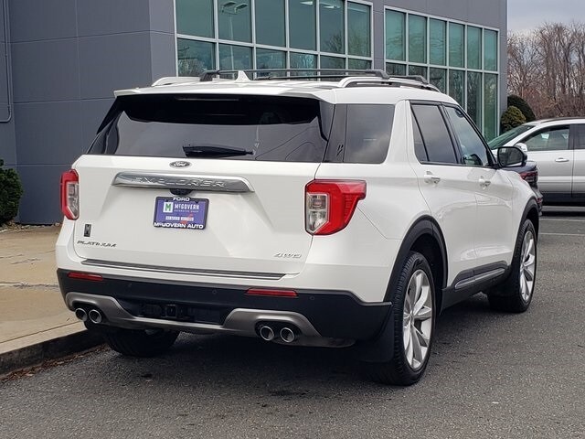 2022 Ford Explorer Platinum photo 2