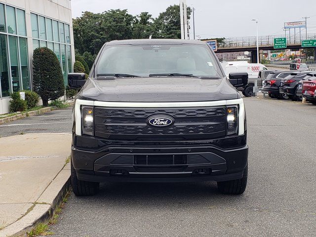 2025 Ford F-150 Lightning Platinum - Photo 6