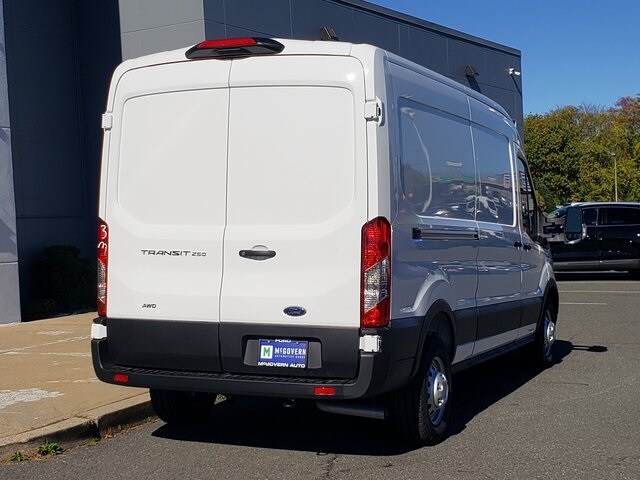 2025 Ford Transit photo 3