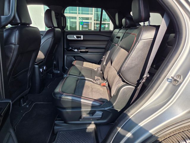 2023 Ford Explorer ST-LINE - Photo 17