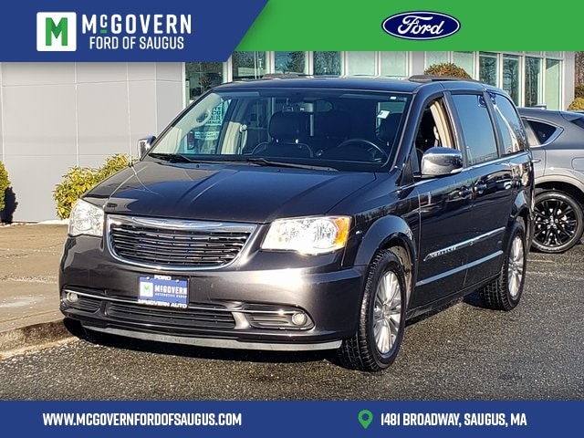 2016 Chrysler Town & Country Touring-L's photo