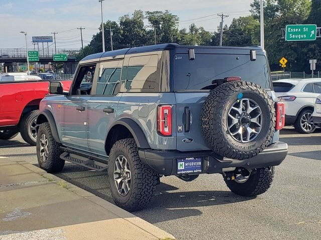 2025 Ford Bronco Badlands photo 2