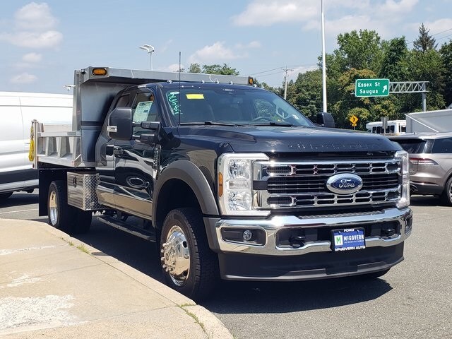 2025 Ford F-550 XLT photo 3