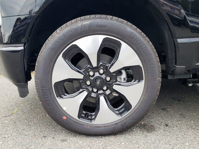 2025 Ford F-150 Lightning Platinum - Photo 40