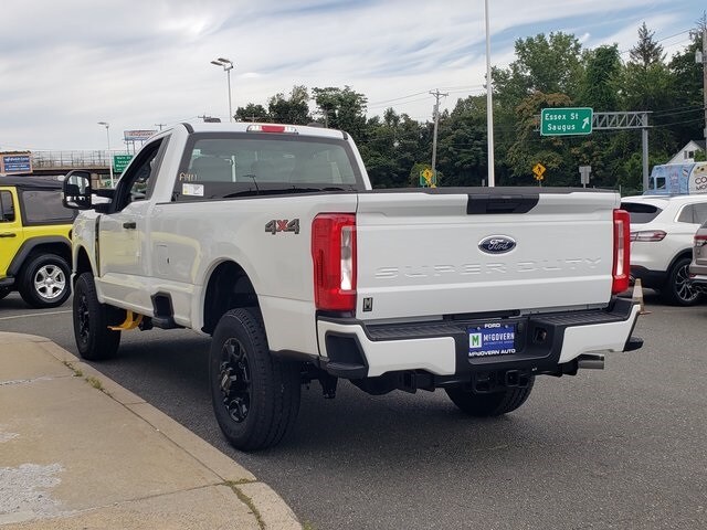 2026 Ford F-350 photo 2