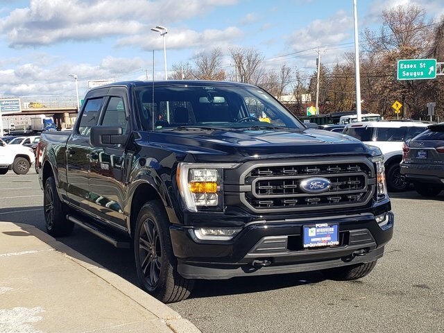 2022 Ford F-150 XLT photo 2