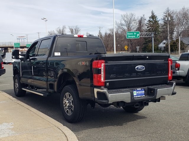 2025 Ford F-350 Lariat photo 2