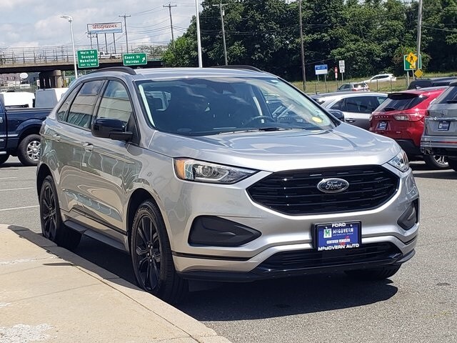 2022 Ford Edge SE photo 3