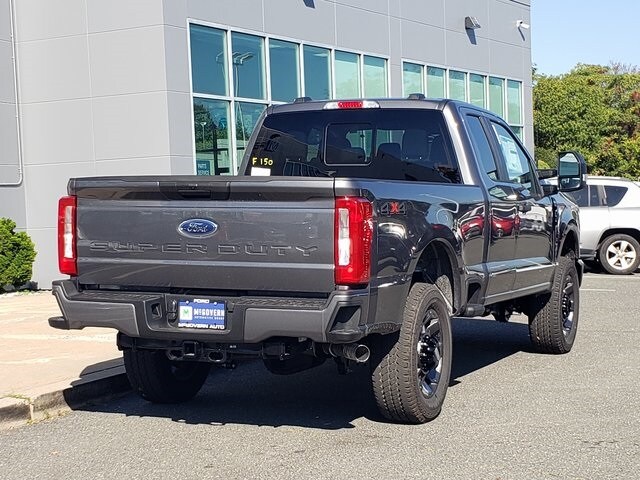 2026 Ford F-350 photo 3