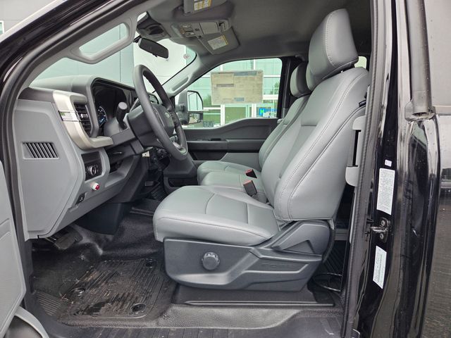 2026 Ford F-550 Super Duty Chassis Cab XL - Photo 10