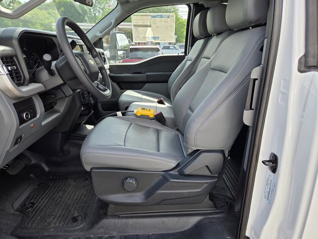 2026 Ford F-350 Super Duty Chassis Cab XL - Photo 10