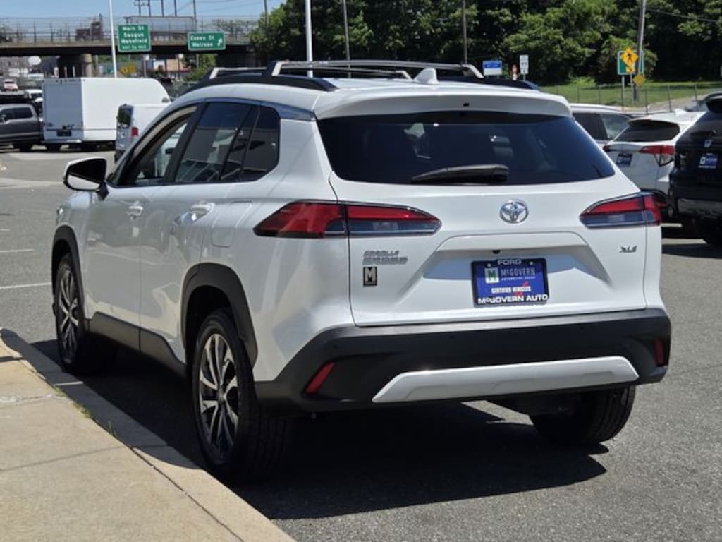 Used 2022 Toyota Corolla Cross XLE SUV