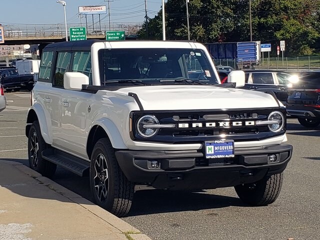 2025 Ford Bronco Outer Banks photo 4