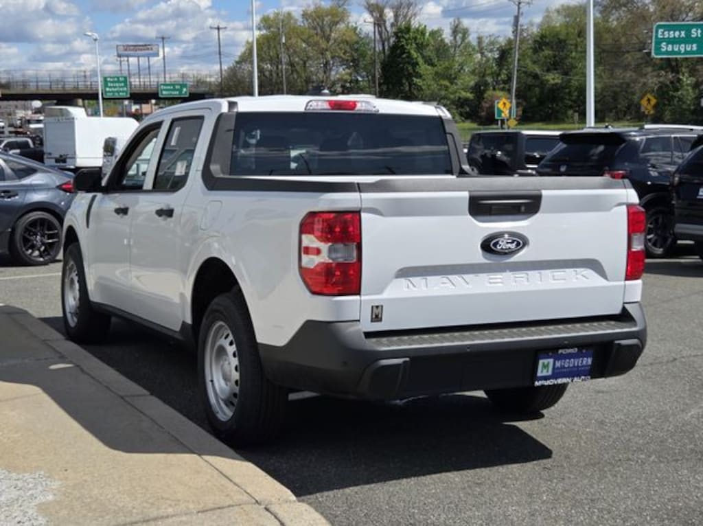 New 2025 Ford Maverick XL Truck