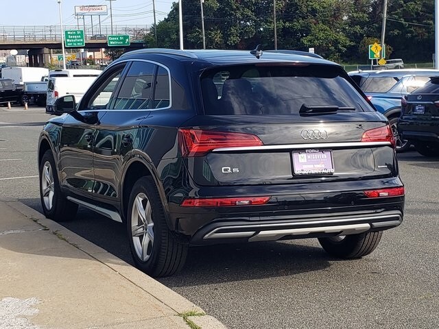2023 Audi Q5 40 Premium photo 2