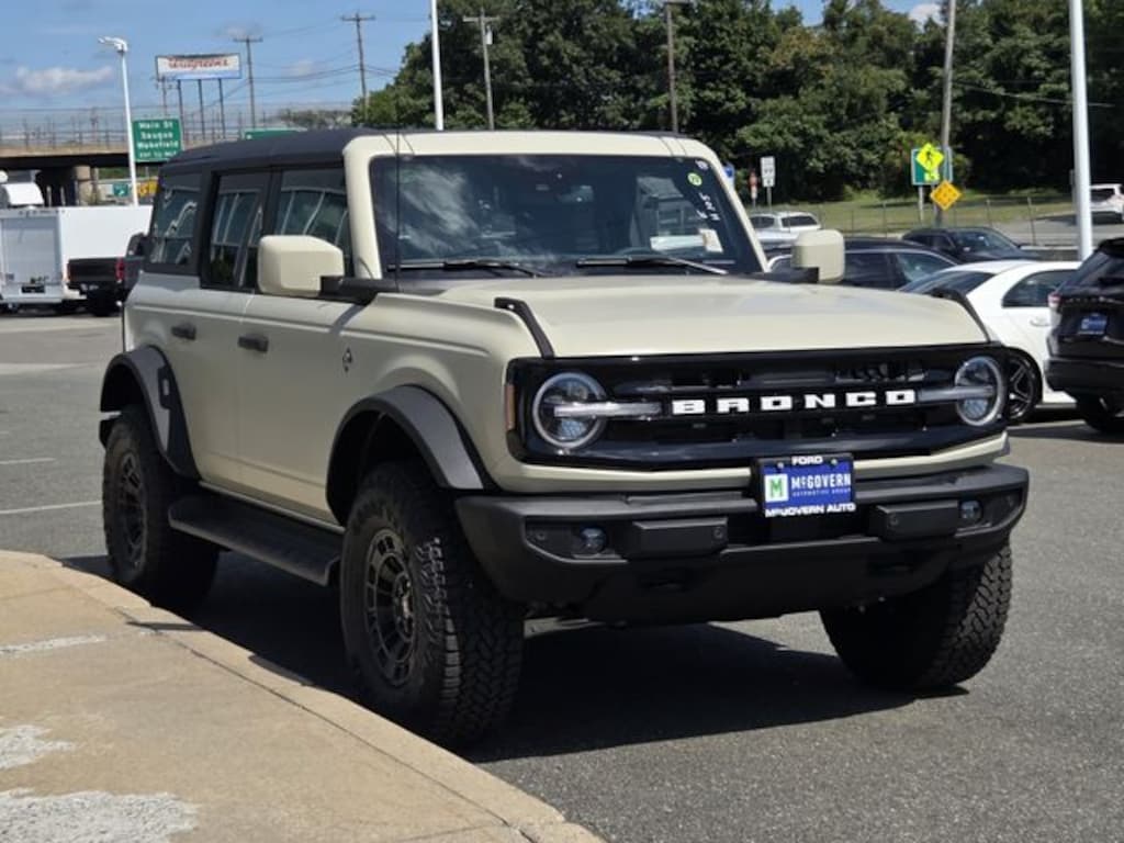 New 2026 Ford Bronco Outer Banks SUV
