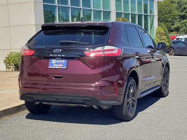 2022 Ford Edge ST photo 3