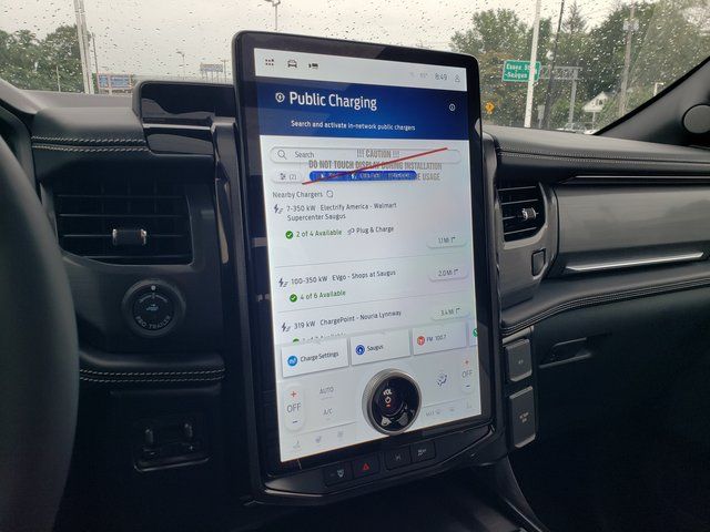 2025 Ford F-150 Lightning Platinum - Photo 27