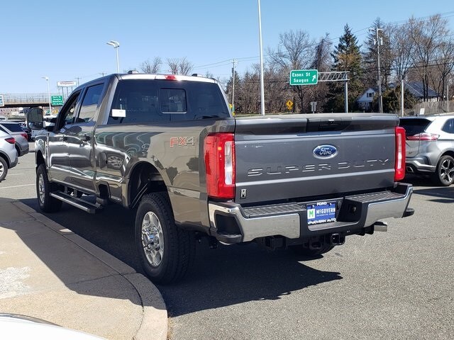 2025 Ford F-350 XLT photo 2