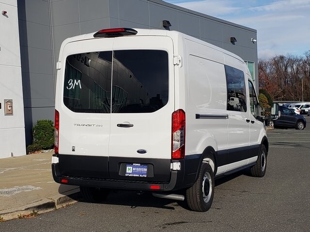 2025 Ford Transit photo 3