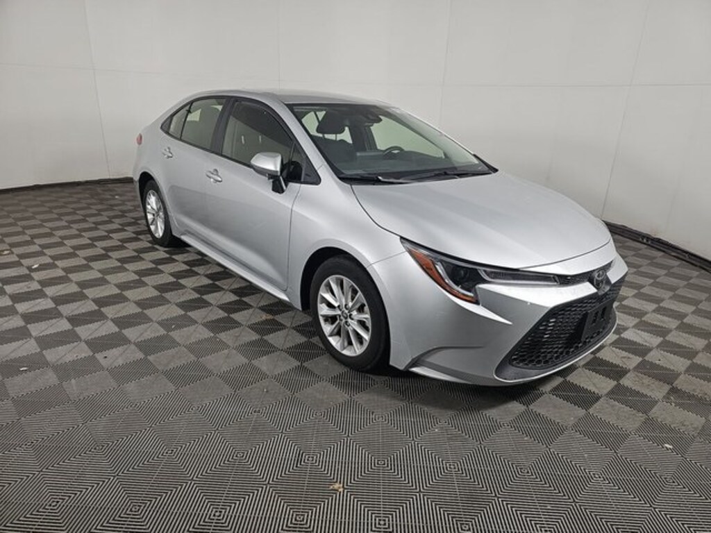 Used 2022 Toyota Corolla LE Sedan