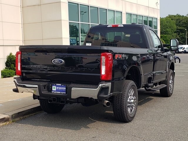2025 Ford F-350 XLT photo 3