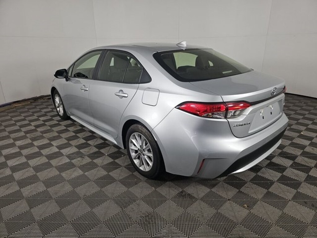 Used 2022 Toyota Corolla LE Sedan