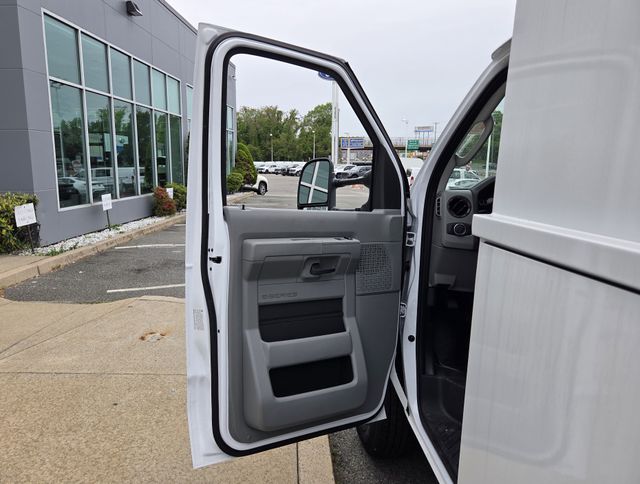 2026 Ford E-Series Cutaway Base - Photo 9