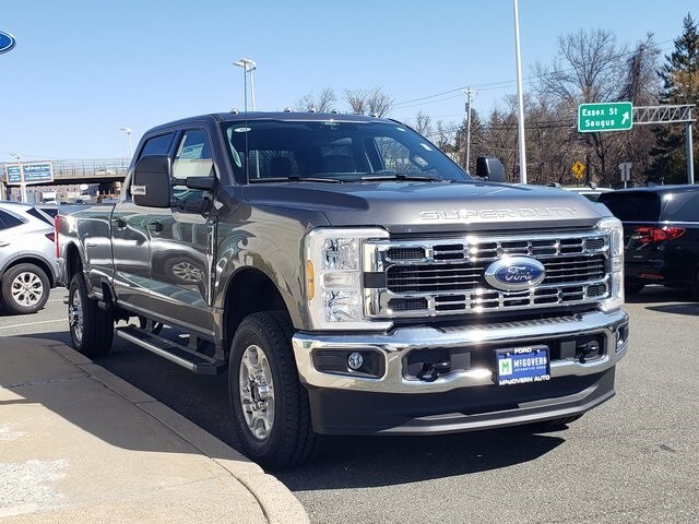 2025 Ford F-350 XLT photo 4
