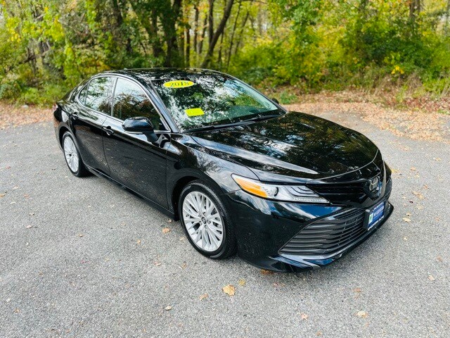 2018 Toyota Camry XLE photo 3