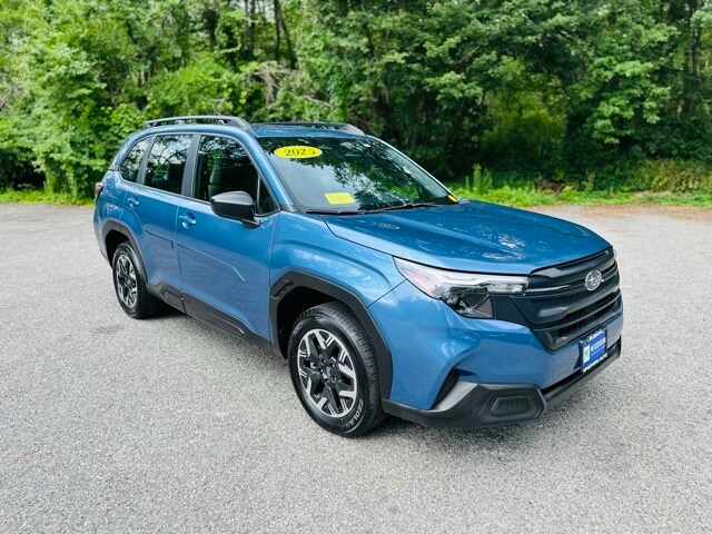 2025 Subaru Forester Base photo 3