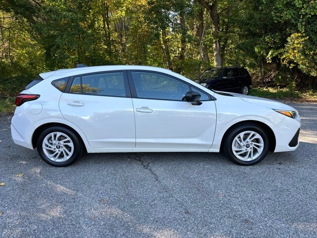 2024 Subaru Impreza Base photo 4