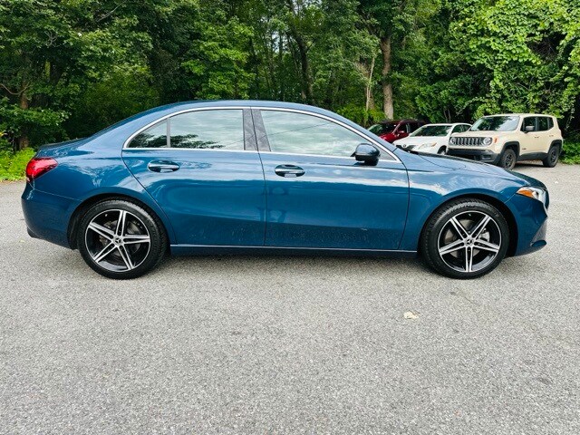 2022 Mercedes Benz A 220 4MATIC photo 4
