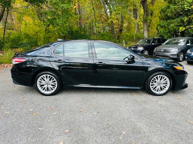 2018 Toyota Camry XLE photo 4