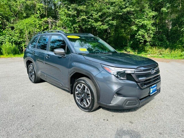 2025 Subaru Forester Premium Base photo 3