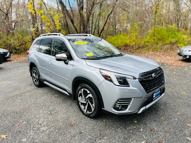 2022 Subaru Forester Touring photo 3