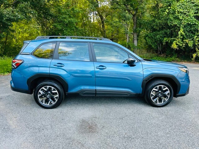 2025 Subaru Forester photo 4