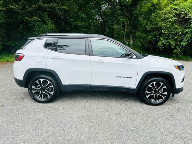 2022 Jeep Compass Limited photo 4
