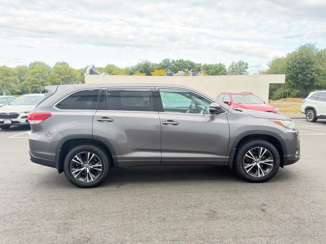 Used 2018 Toyota Highlander LE SUV