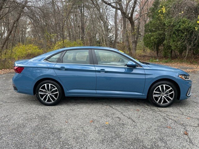 2025 Volkswagen Jetta 1.5T SE photo 4