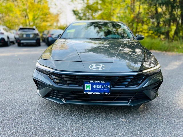 2024 Hyundai Elantra SEL Convenience photo 2