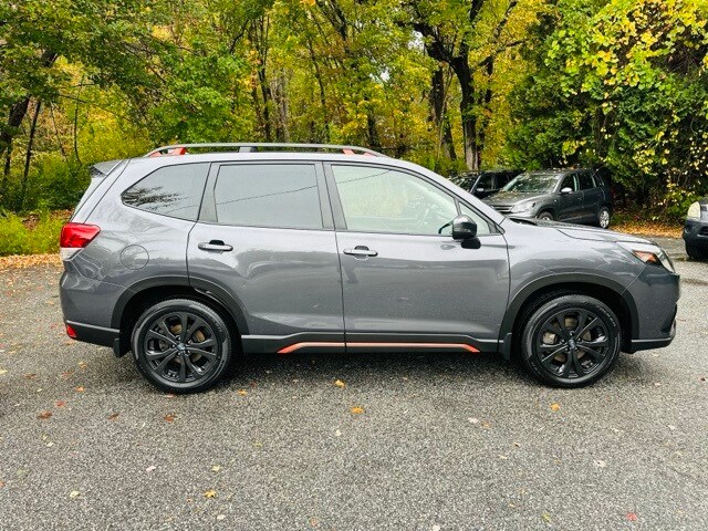 2022 Subaru Forester Sport photo 2
