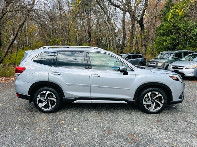 2022 Subaru Forester Touring photo 4