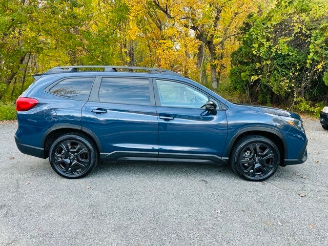 2023 Subaru Ascent Onyx Edition photo 2