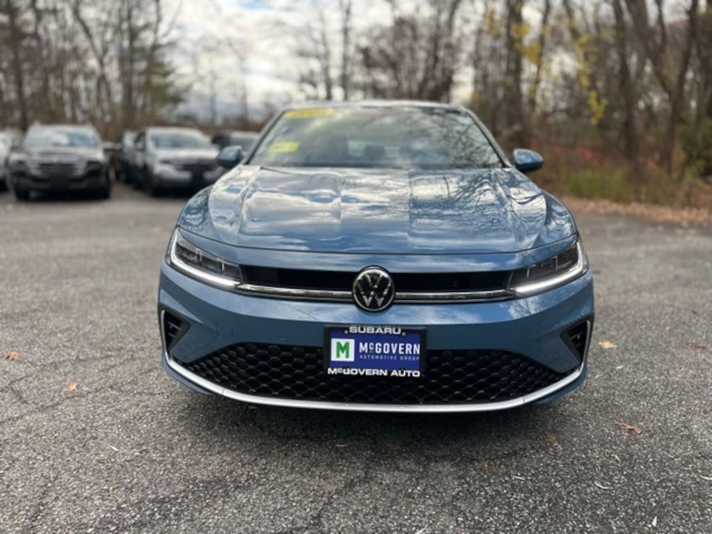 Used 2025 Volkswagen Jetta 1.5T SE Sedan