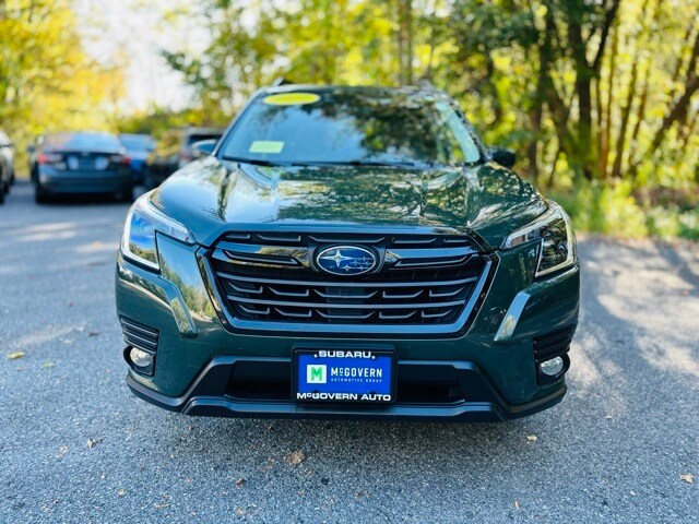 2022 Subaru Forester Premium photo 2