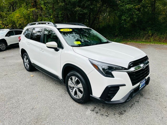 2024 Subaru Ascent Premium photo 3